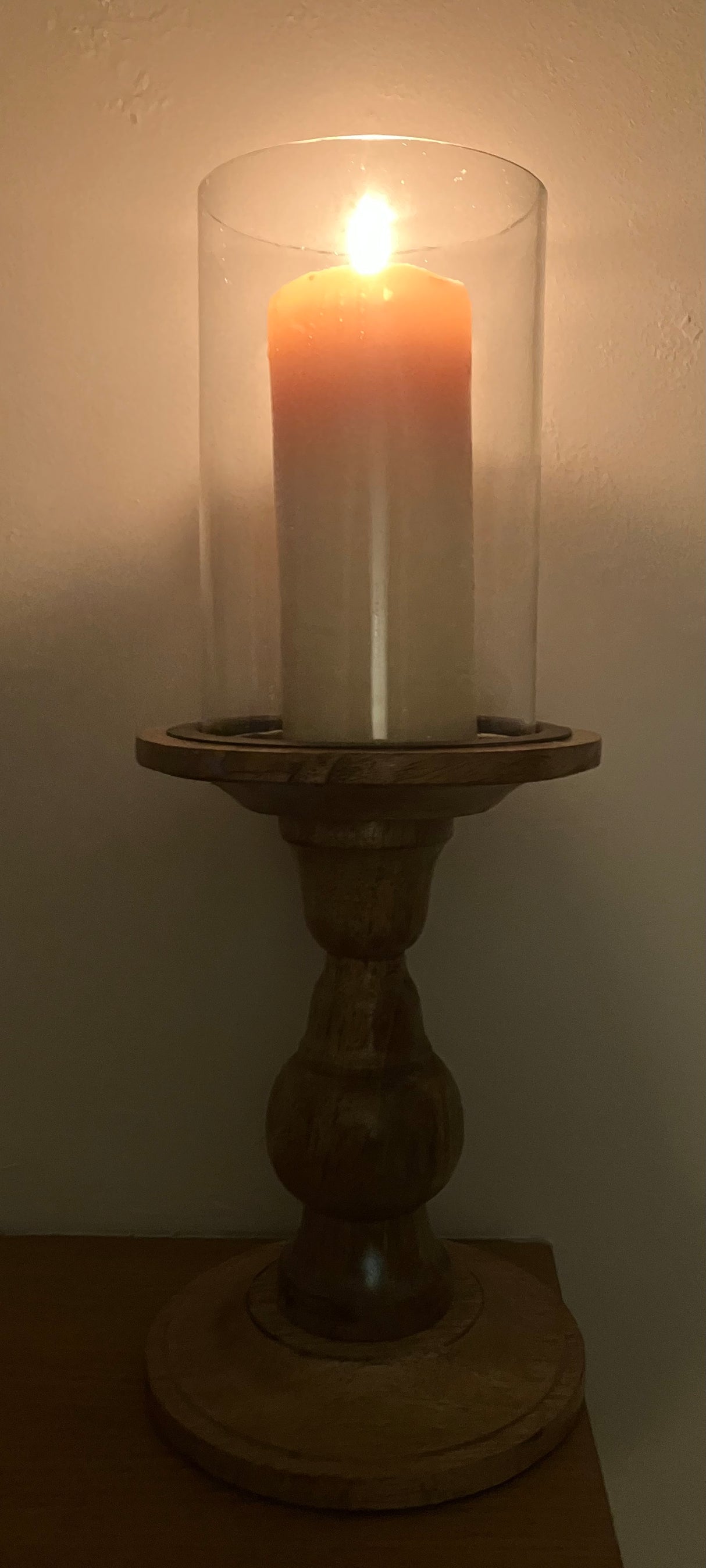 Wooden pillar candle holder, in glass