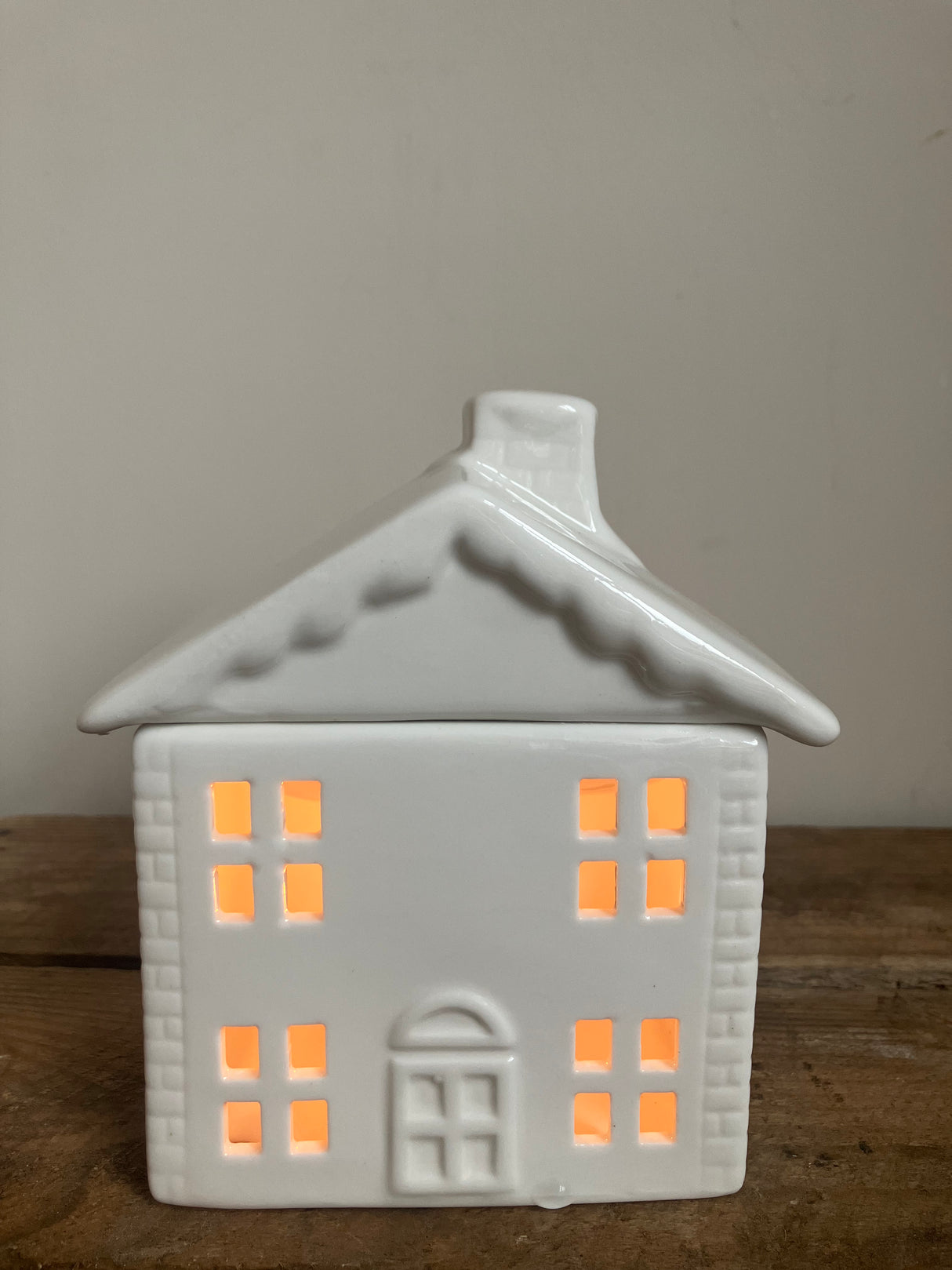 House oil burner and essential oil set